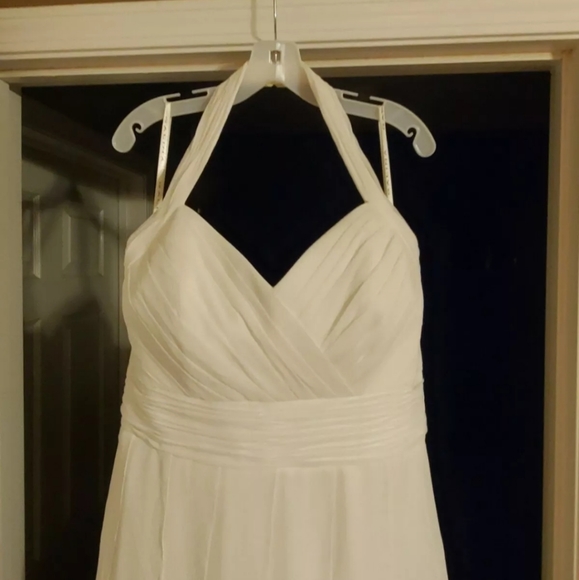 Wedding Gown - Picture 3 of 10